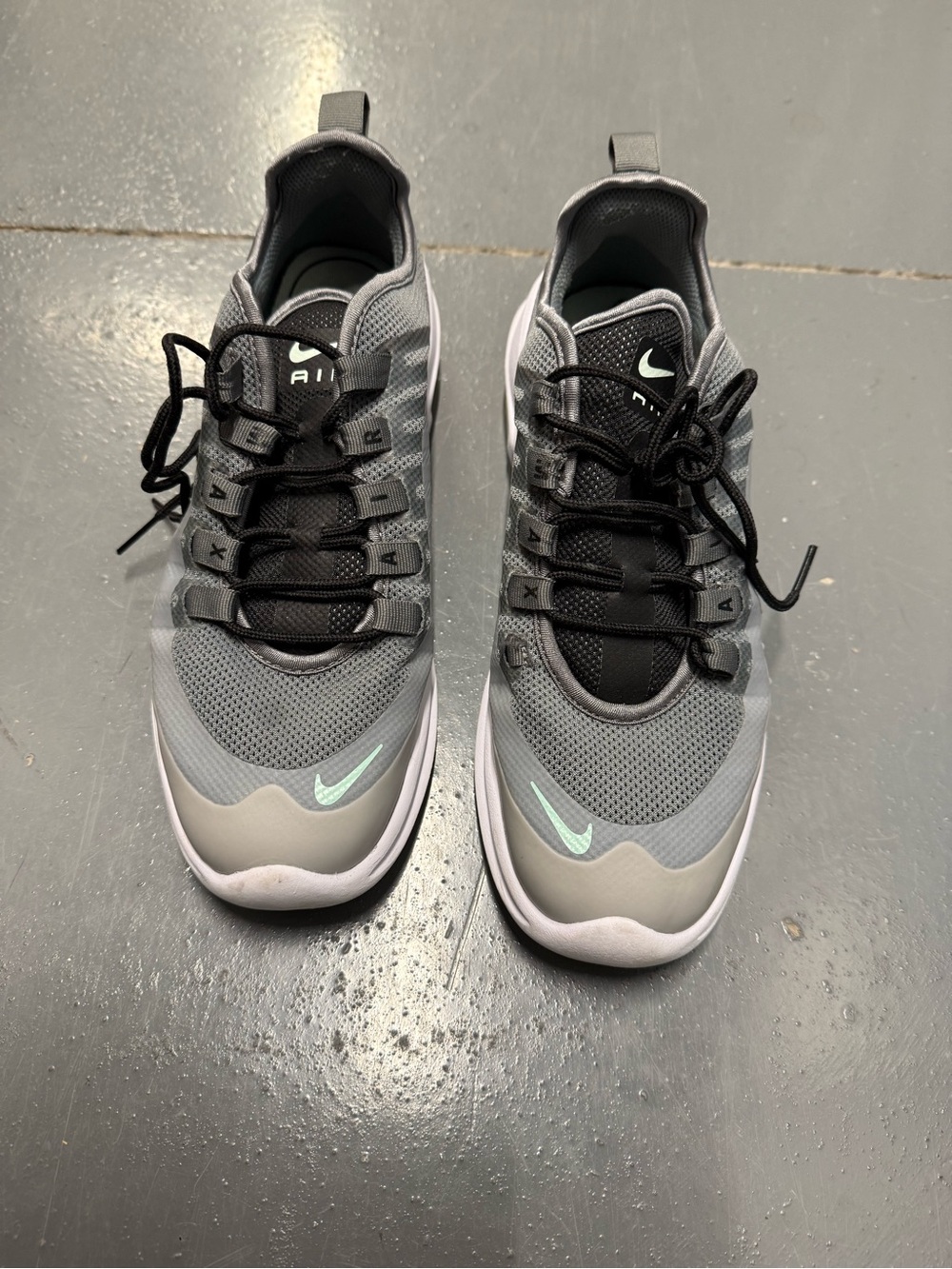 Women’s Nike Air Max Axis Cool AA2168-001 - Size 9